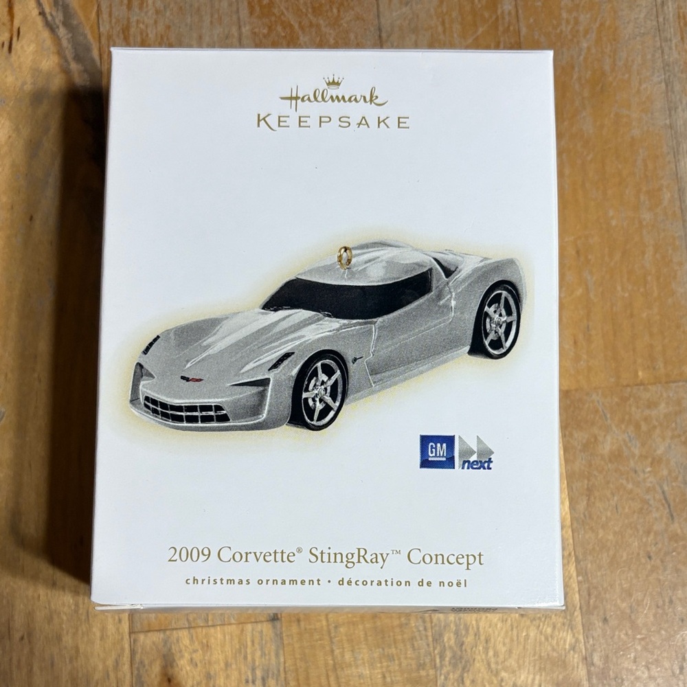 Hallmark Keepsake 2009 Corvette StingRay Concept Ornament